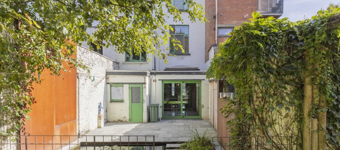 MULTIFUNCTIONELE WONING IN CENTRUM GENT MET TUIN EN 2 GARAGES
