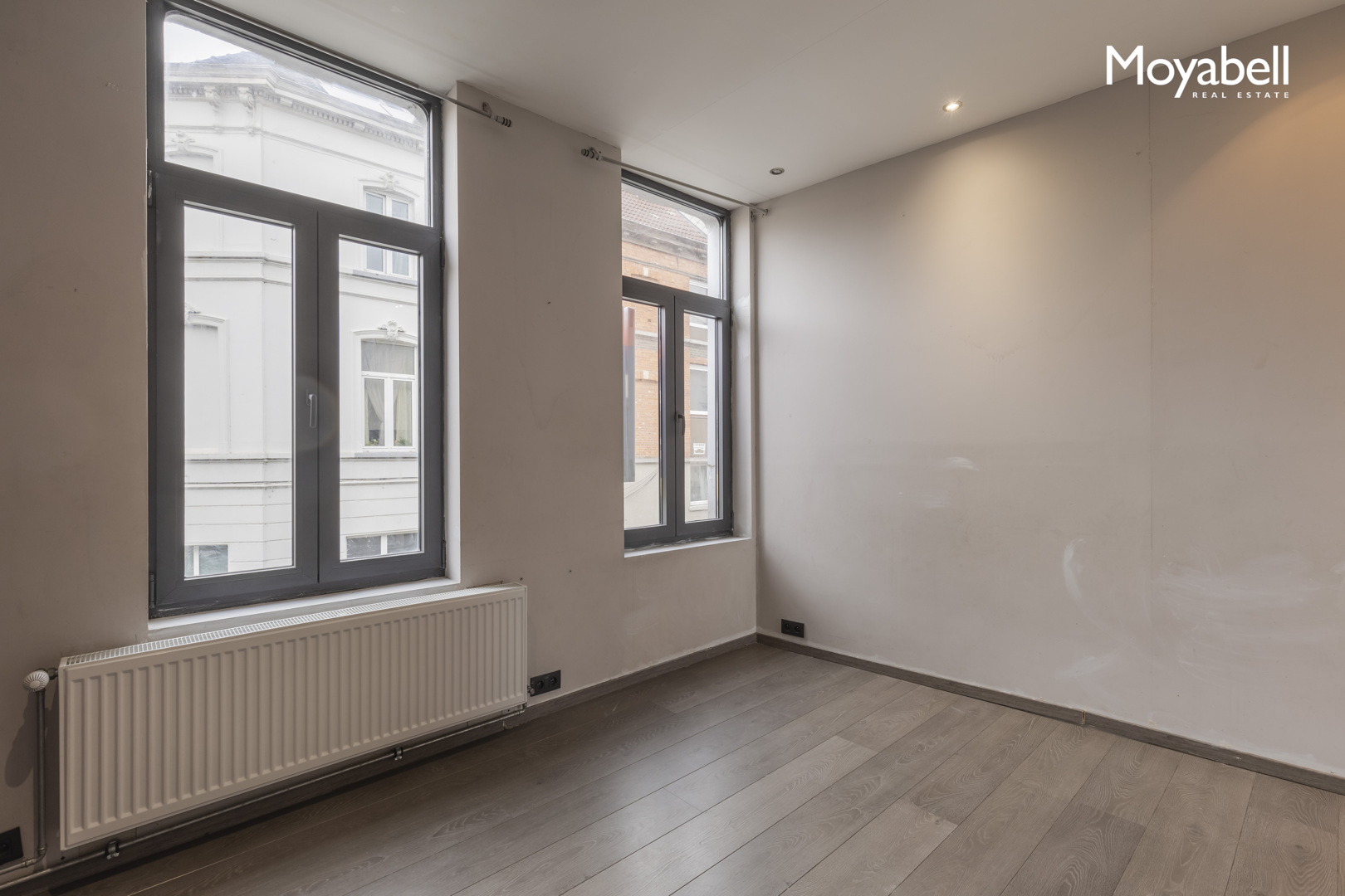 Top gelegen te renoveren woning nabij Portus Ganda