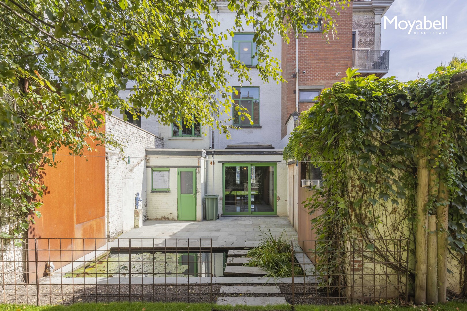 MULTIFUNCTIONELE WONING IN CENTRUM GENT MET TUIN EN 2 GARAGES