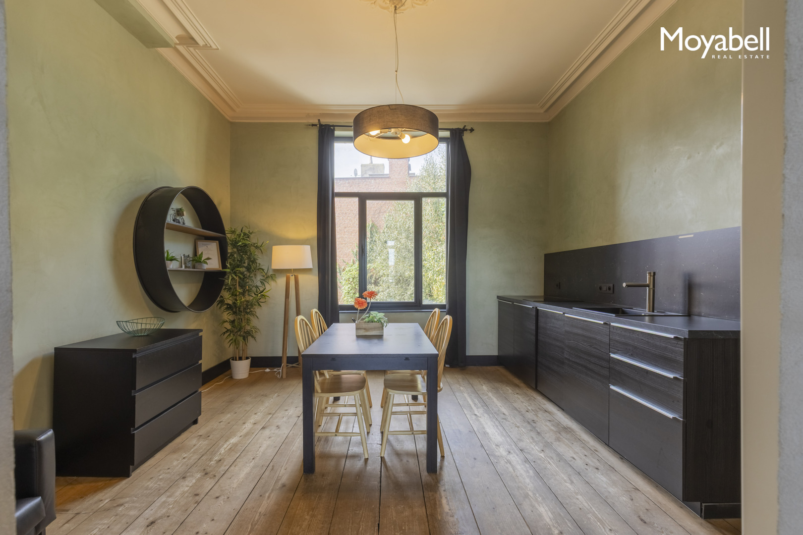 MULTIFUNCTIONELE WONING IN CENTRUM GENT MET TUIN EN 2 GARAGES