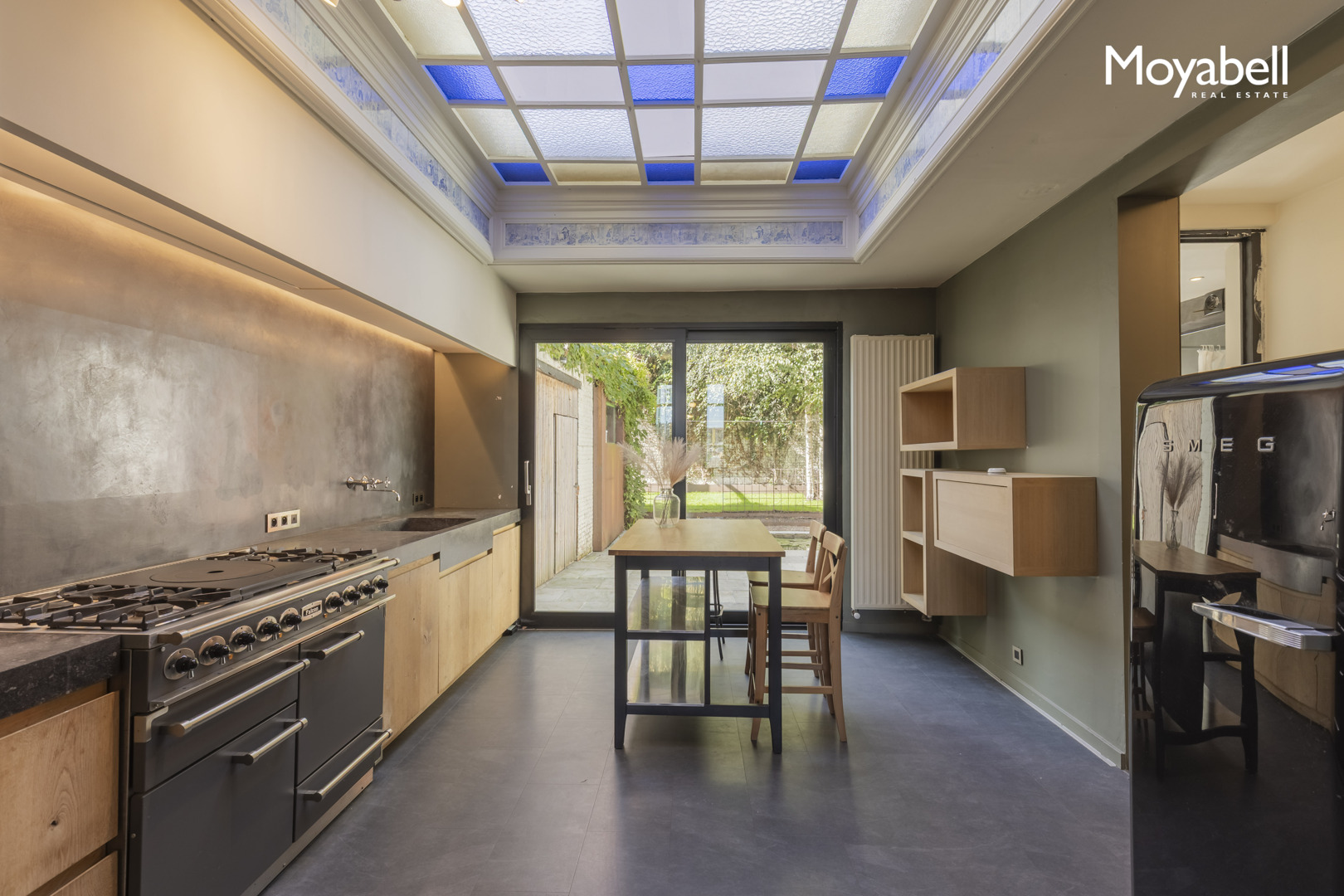 MULTIFUNCTIONELE WONING IN CENTRUM GENT MET TUIN EN 2 GARAGES