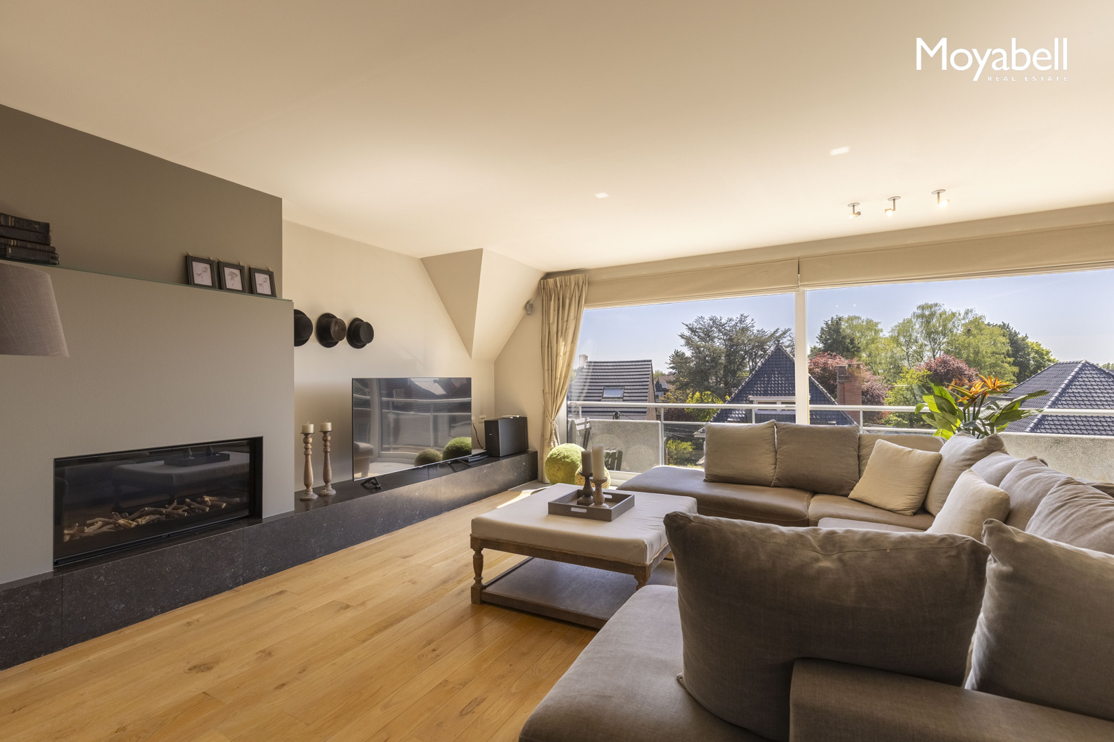Gemeubeld penthouse van 208 m2 met 2 terrassen