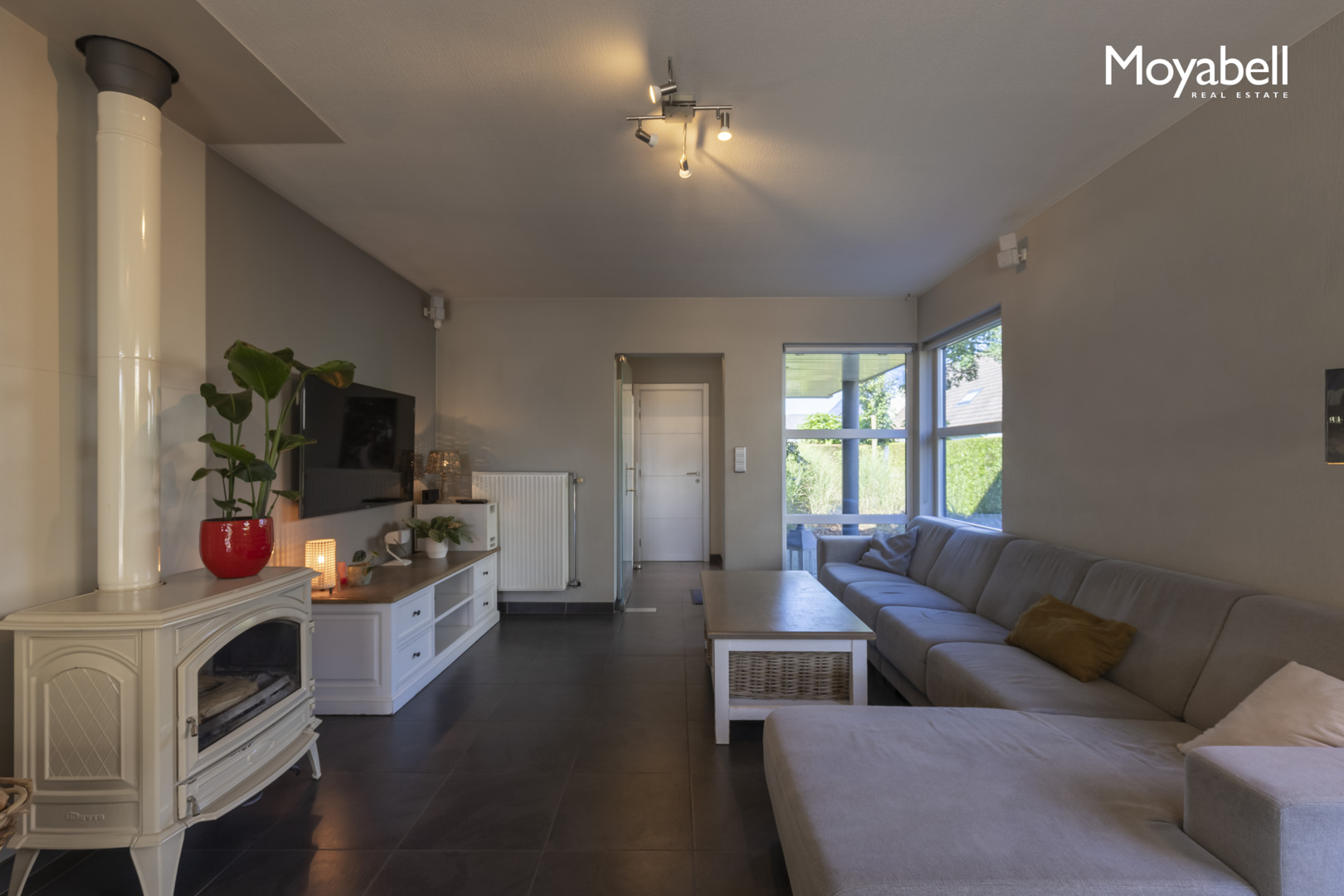 Hedendaagse energiezuinige woning met Tuin