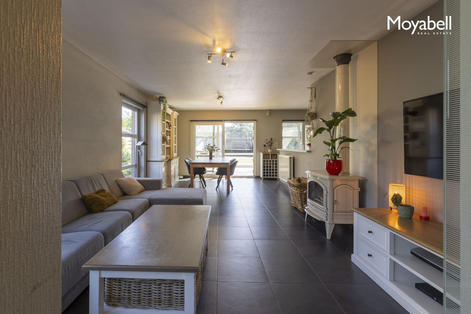Hedendaagse energiezuinige woning met Tuin